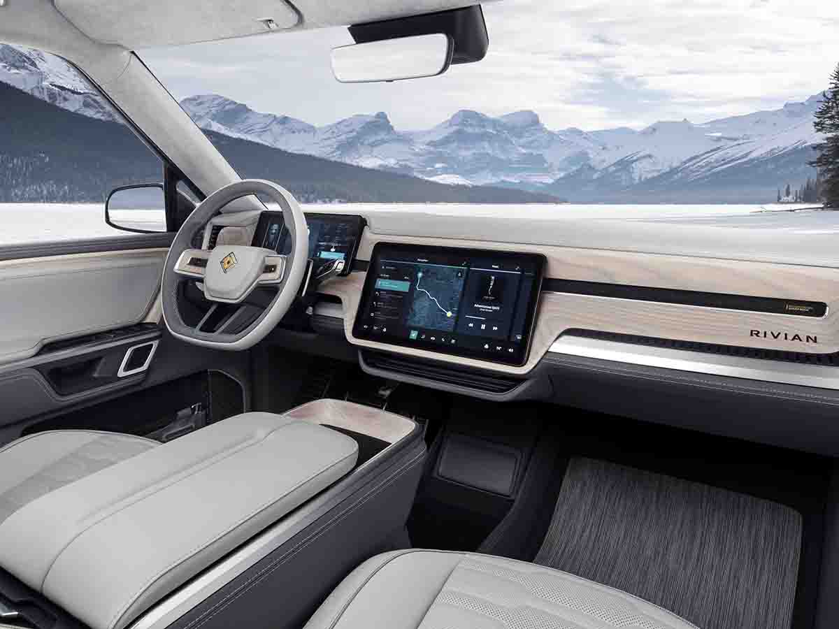 Rivian R1S Electric SUV 03