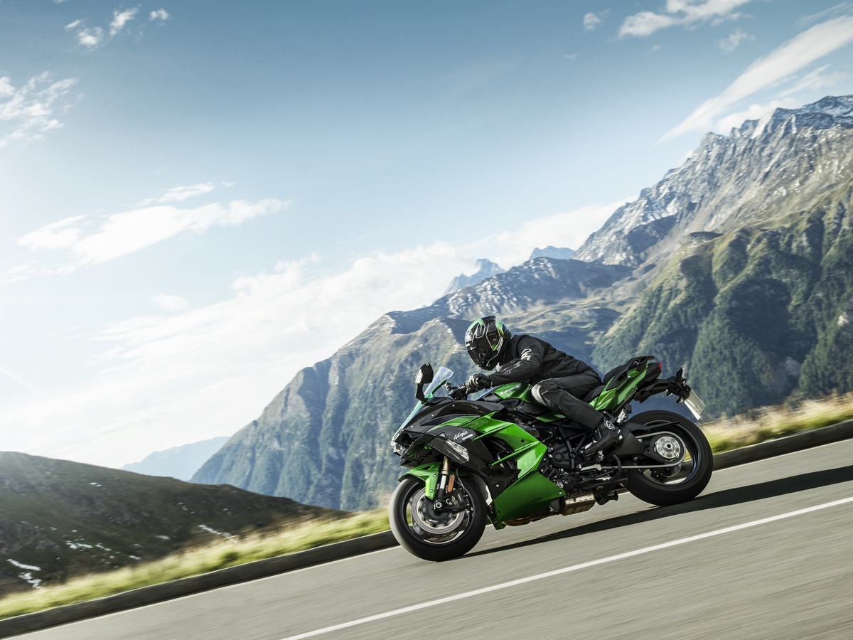Hi 18MY Ninja H2 SX Angle 18a Solo