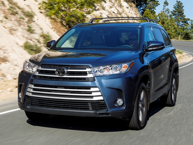 01 2017 Toyota Highlander Comparo