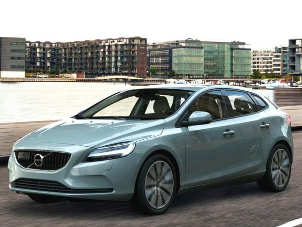 01 2017 Volvo V40