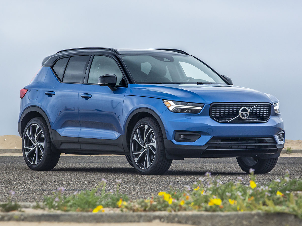 Blue 2019 Volvo XC40