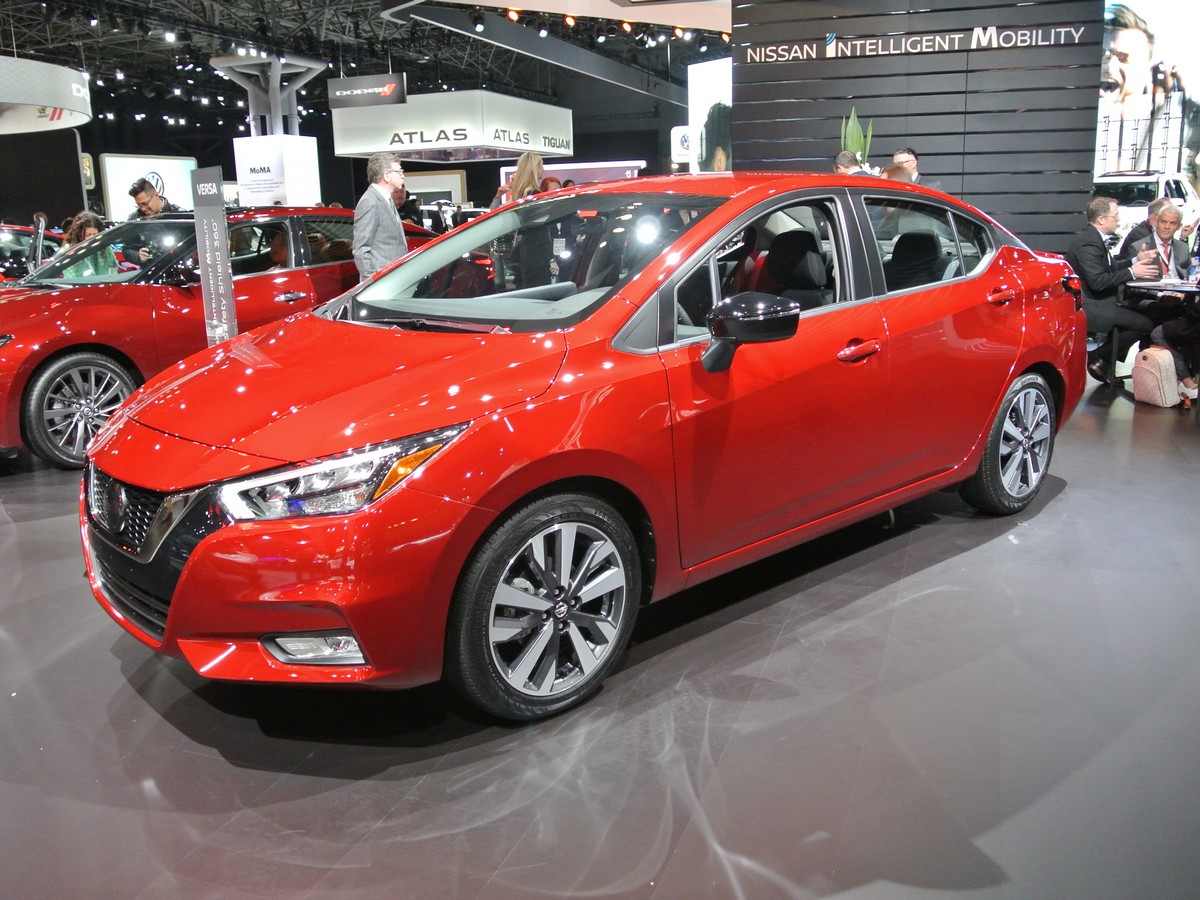 01 2020 Nissan Versa Live