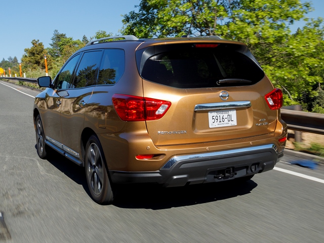 02 2017 Nissan Pathfinder Comparo