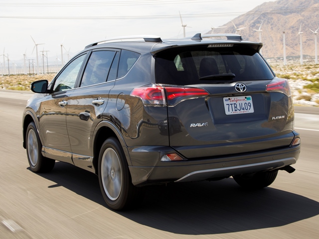 02 2017 Toyota Rav4 Comparo