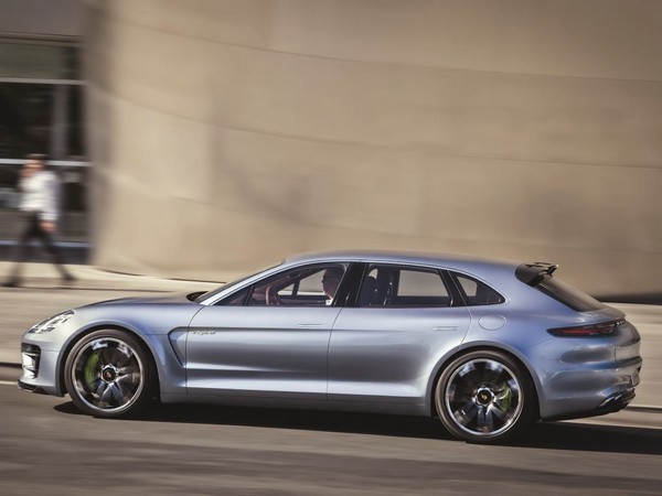 03 2017 Porsche Panamera Sport Touring Concept