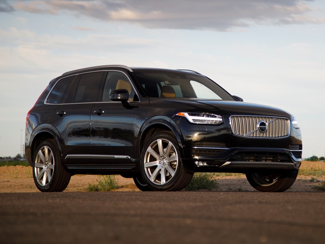 03 2017 Volvo Xc90 Comparo