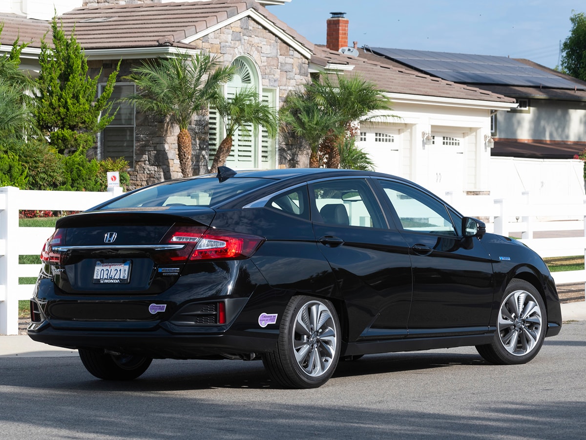 03-2019-honda-clarity-phev-bb-kbb-1