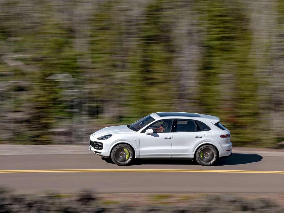 03 2020 Porsche Cayenne Turbo S Ehybrid