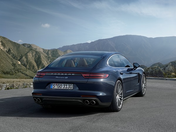 04 2017 Porsche Panamera