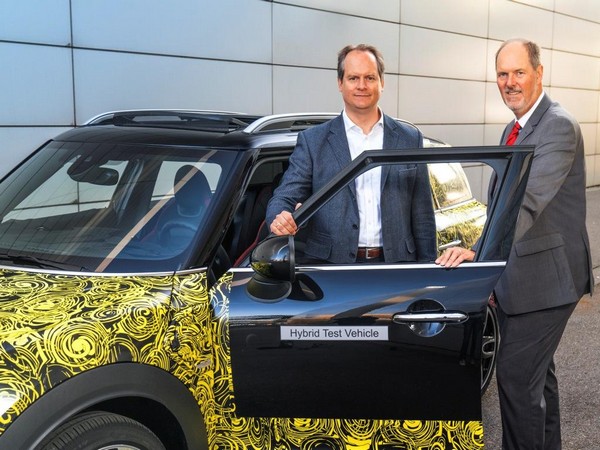 04 2018 Mini Plug In Hybrid Prototype