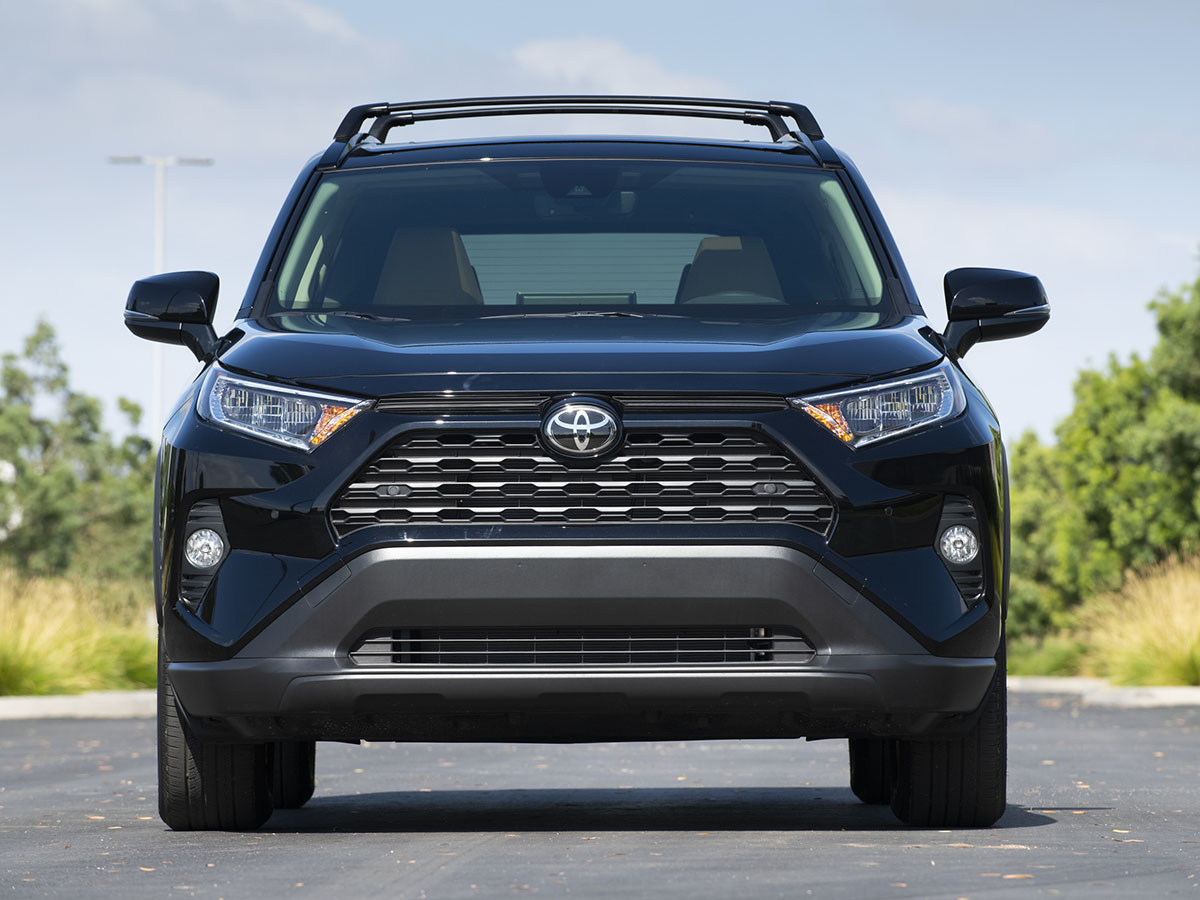 04 2019 Toyota Rav4 Black Kbb