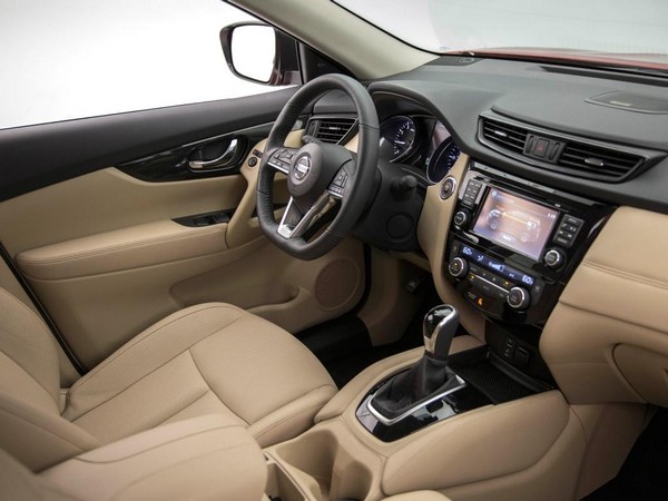 05 2017 Nissan Rogue Sl