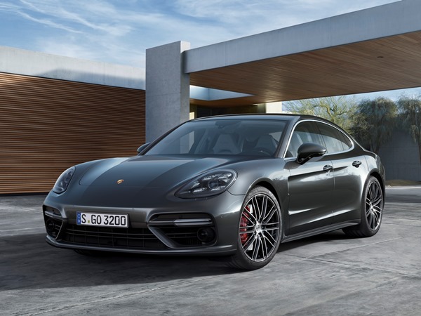 05 2017 Porsche Panamera