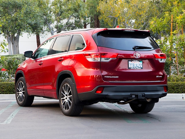 05 2017 Toyota Highlander Red FC