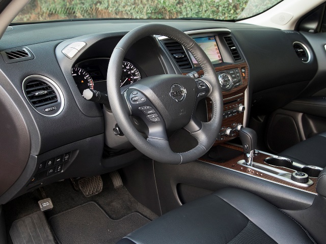 06 2017 Nissan Pathfinder FC