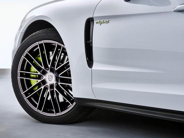 07 2018 Panamera 4 E Hybrid