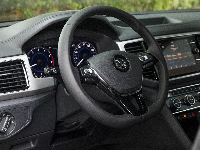 07 2018 Volkswagen Atlas Comparo