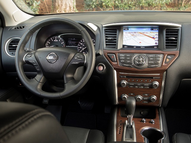 09 2017 Nissan Pathfinder FC