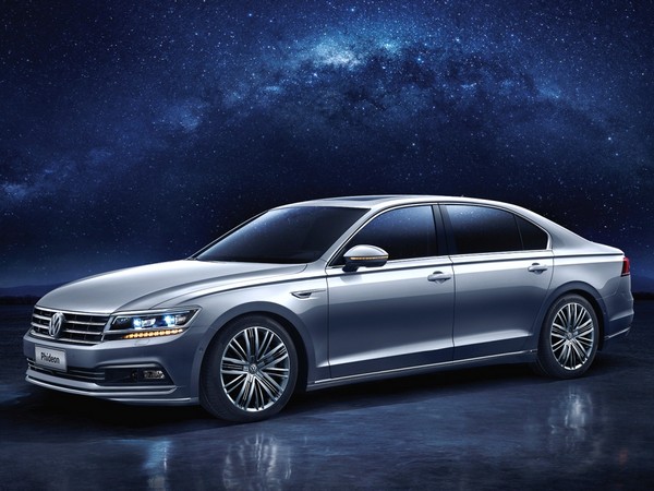 Volkswagen Phideon Sedan