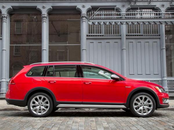 12 2017 Volkswagen Golf Alltrack