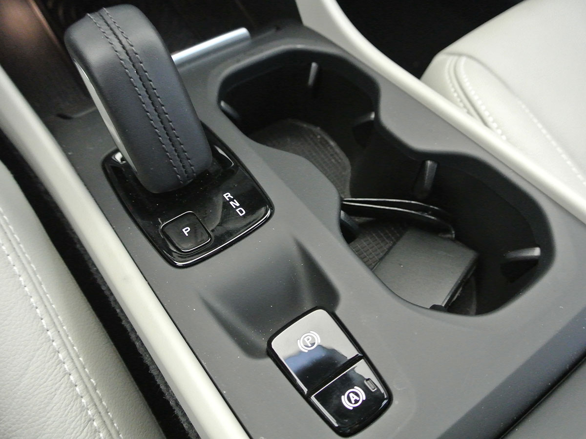 12 2019 Volvo Xc40 Bb