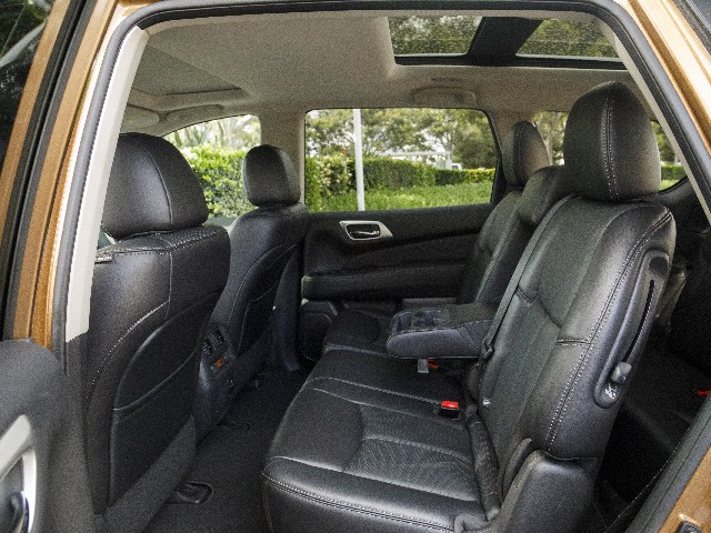 15 2017 Nissan Pathfinder Comparo