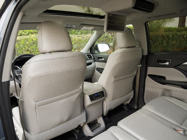 15 2017 Toyota Highlander Comparo