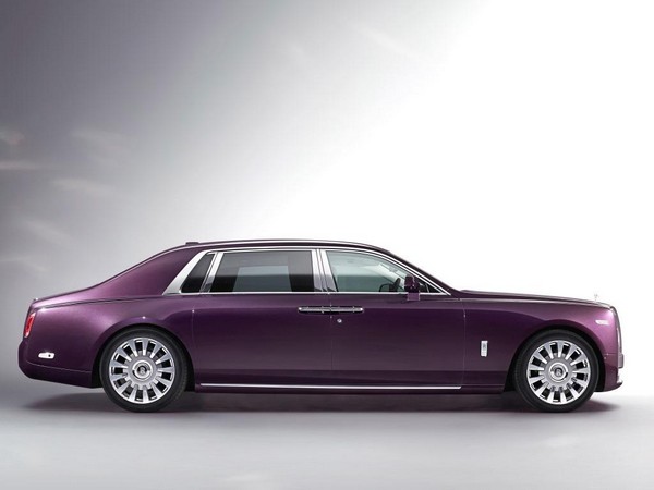 16 New Rolls Royce Phantom