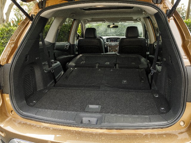 17 2017 Nissan Pathfinder Comparo