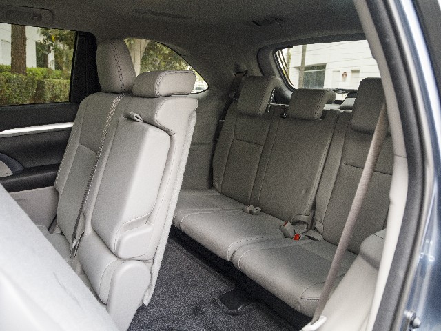 17 2017 Toyota Highlander Comparo