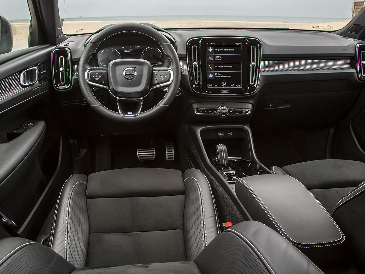 17 2019 Volvo Xc40 Bb Bnm