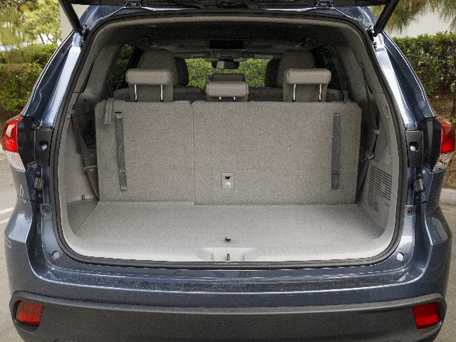 18 2017 Toyota Highlander Comparo