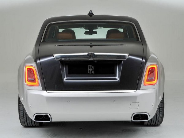 18 New Rolls Royce Phantom