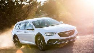 2018-Buick-Regal-TourX-140.jpg