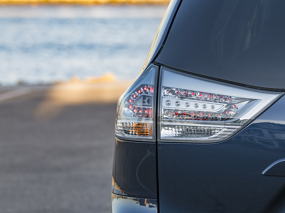 21 2018 Toyota Sienna SE Exterior KBB