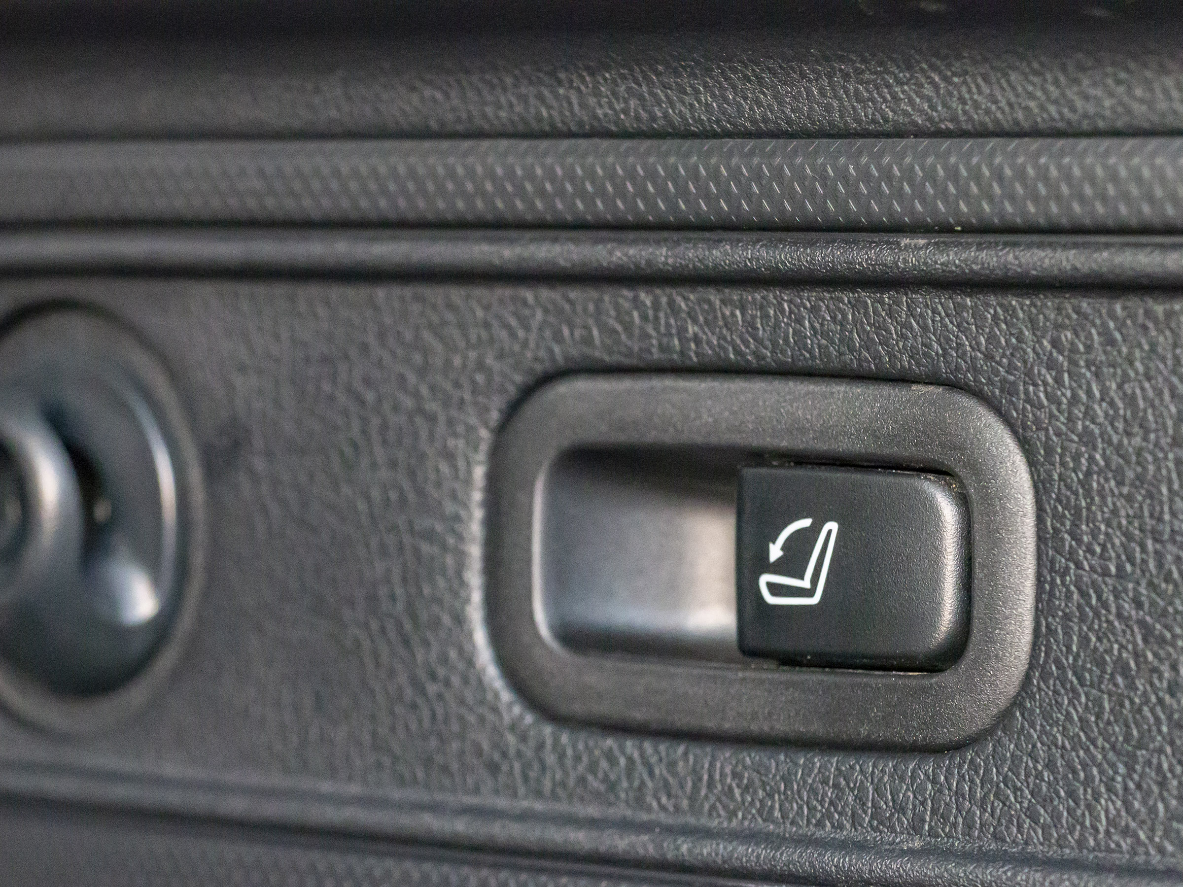 26 2019 Subaru Forester Cargo KBB
