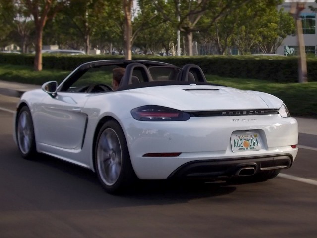 76 2018 Porsche 718 Boxster Action Rear Bb