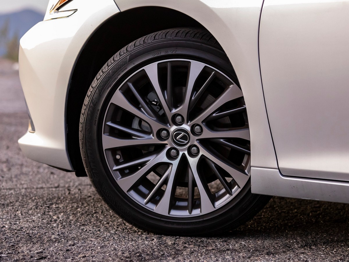 19 2019 Lexus Es 350 Bb Kbb