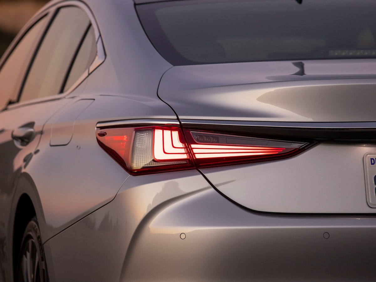 20 2019 Lexus Es 350 Bb Kbb
