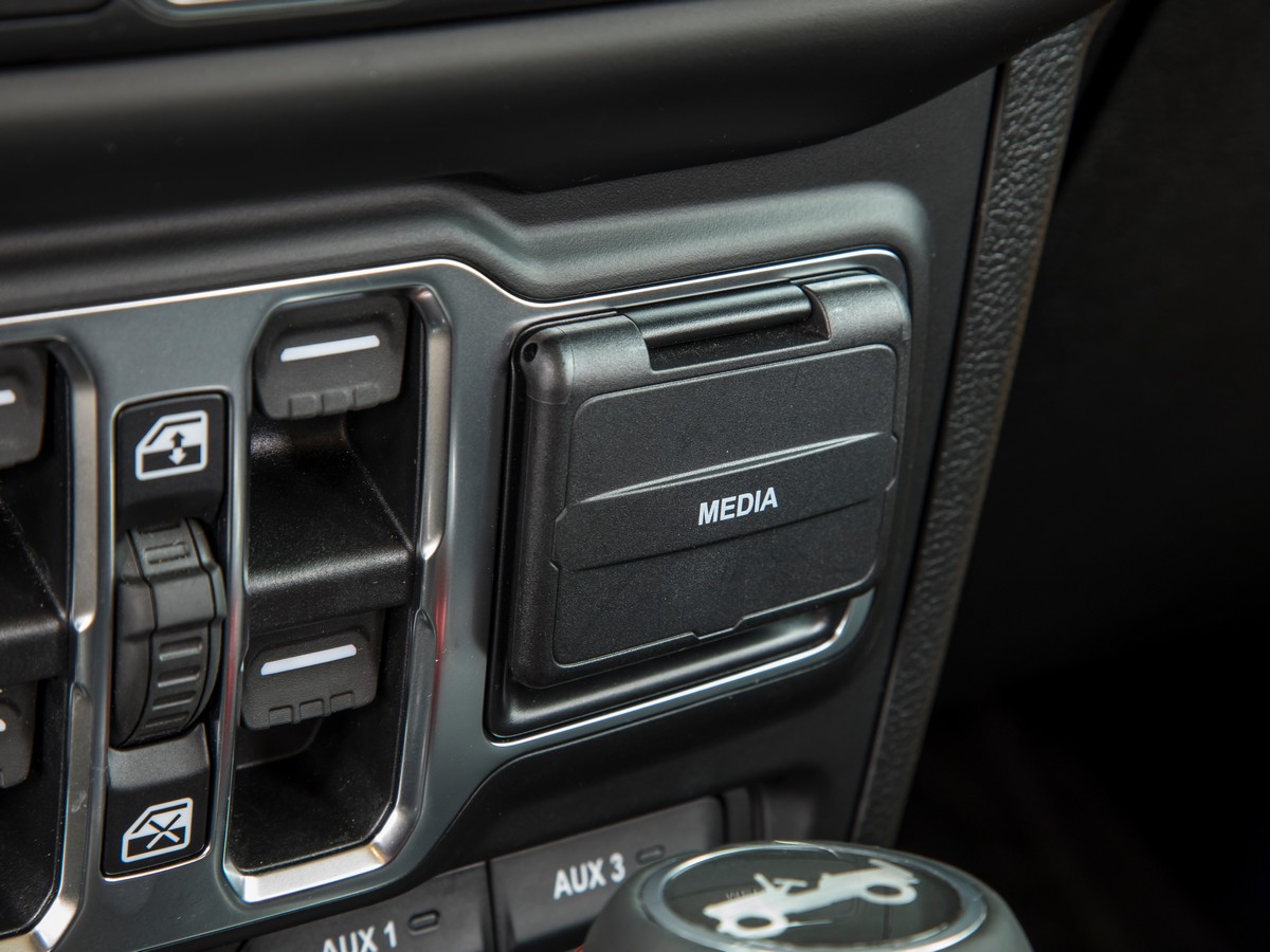 60 2019 Jeep Wrangler Sahara Kbb