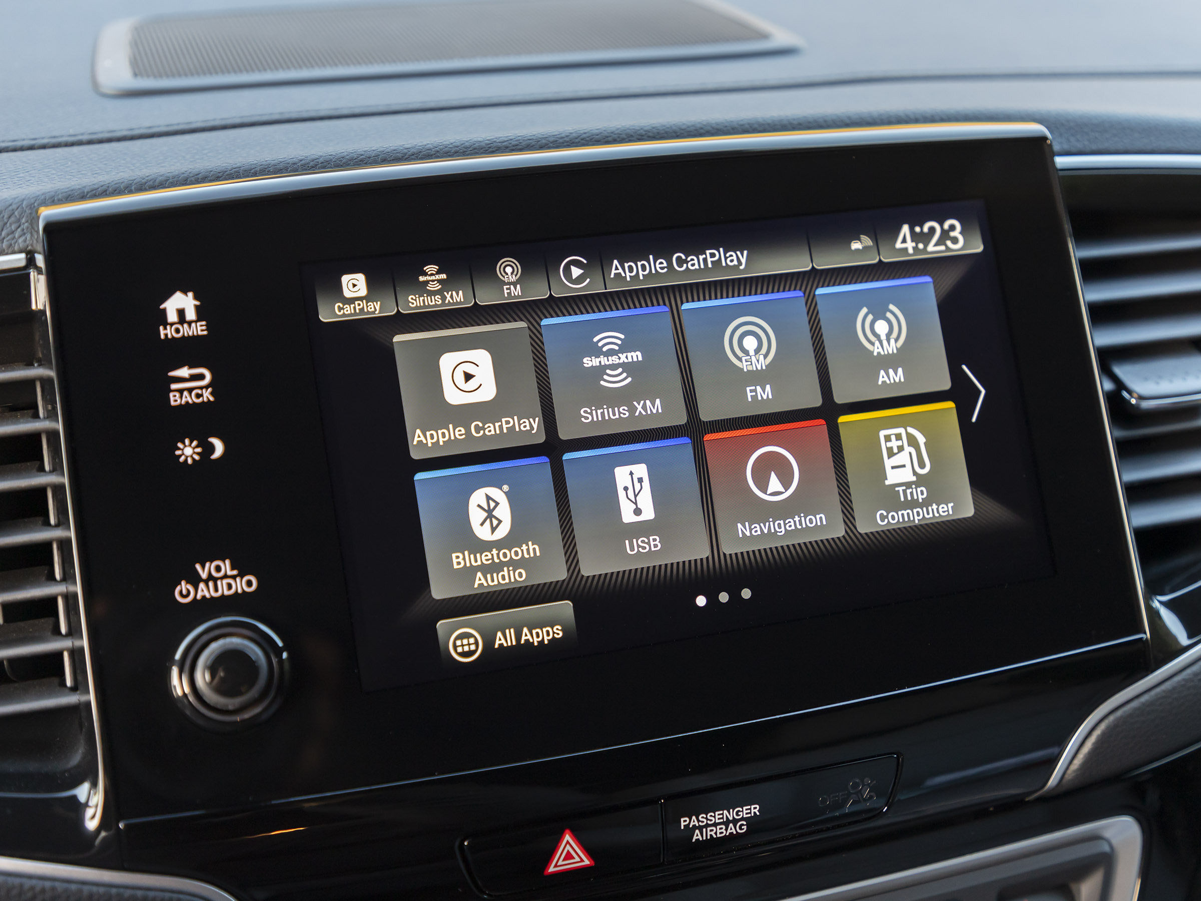 47 2019 Honda Passport Interior LT KBB