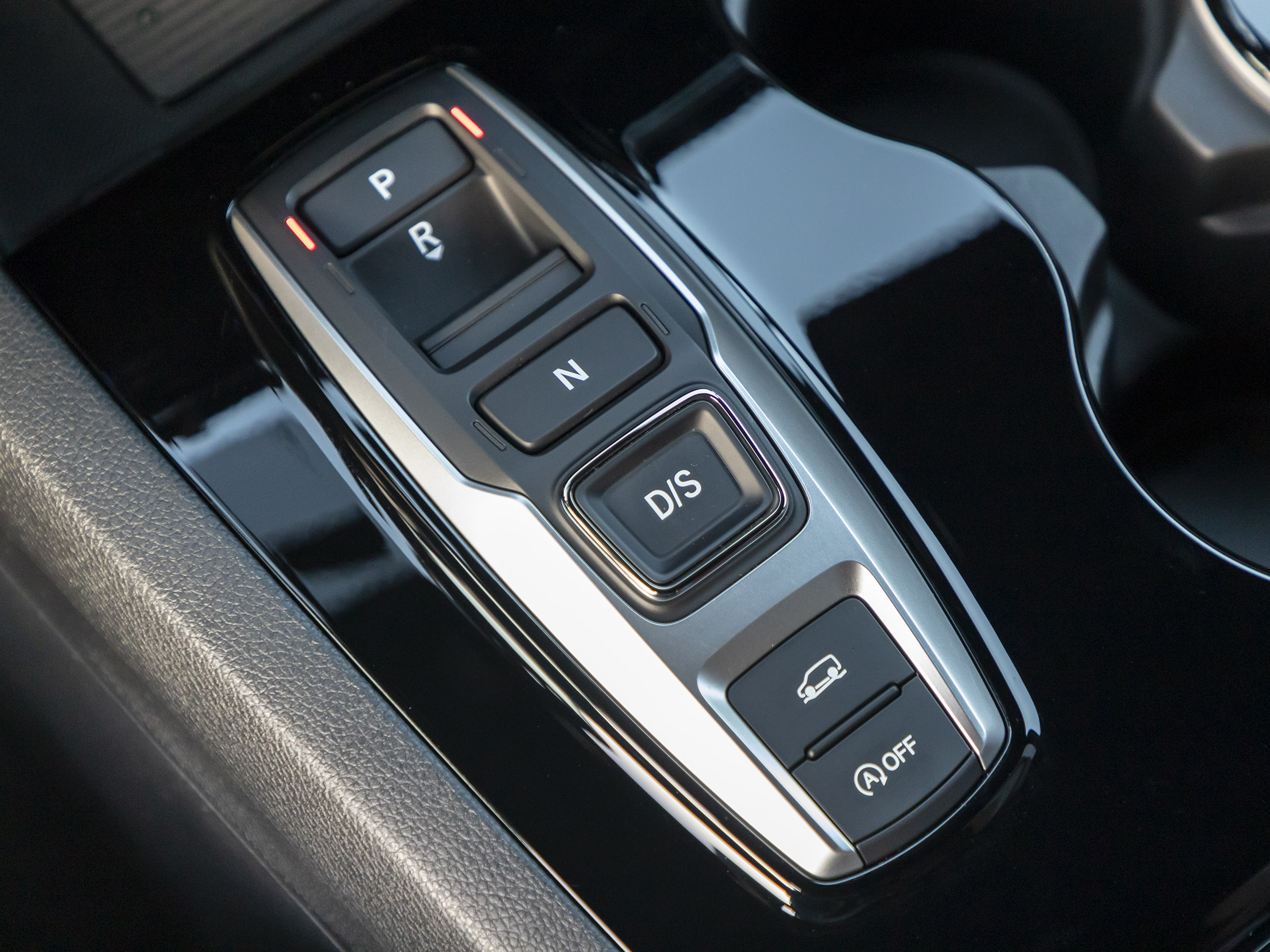 54 2019 Honda Passport Interior LT KBB