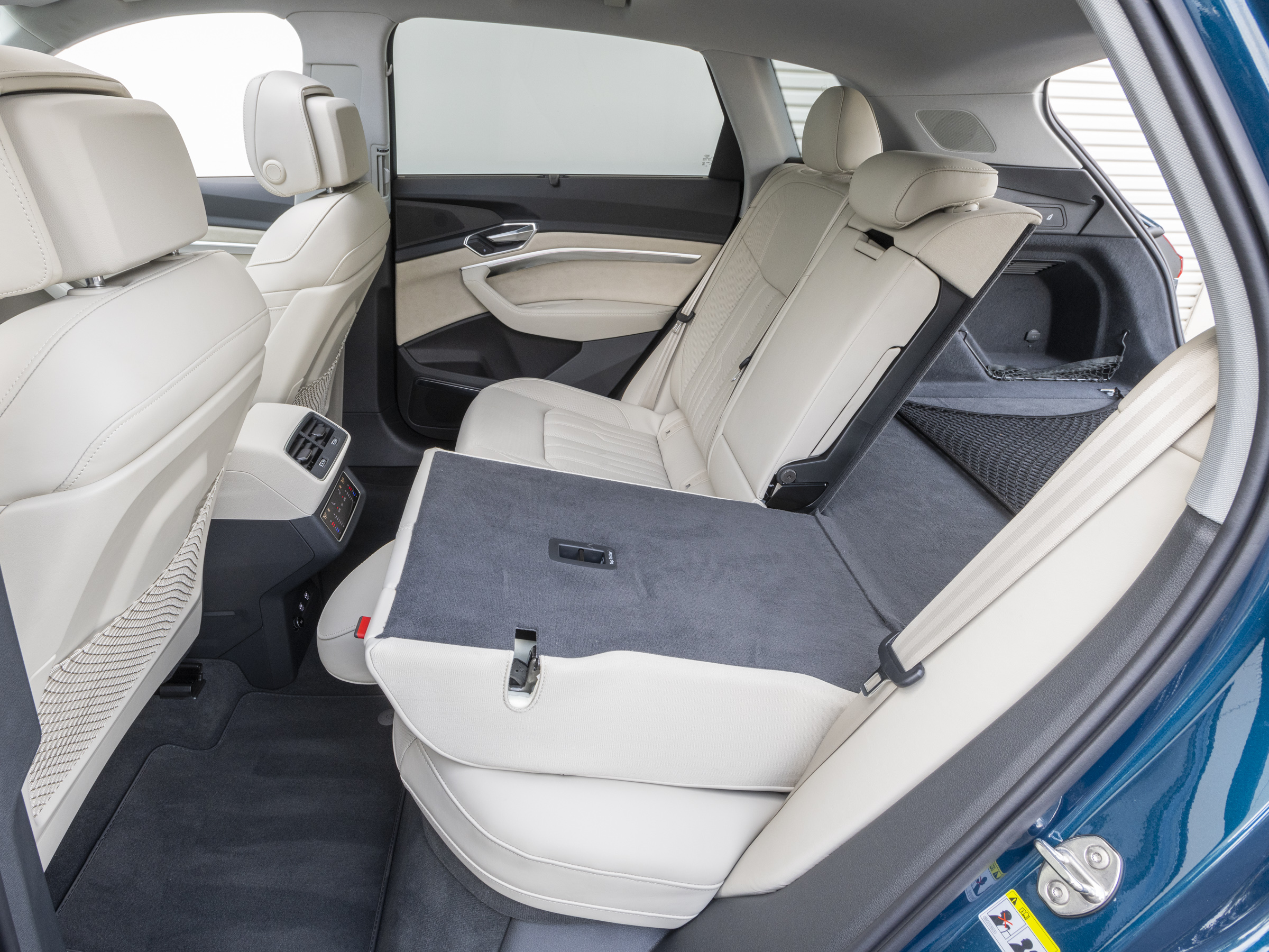 118 2020 Audi Etron LongTerm KBB