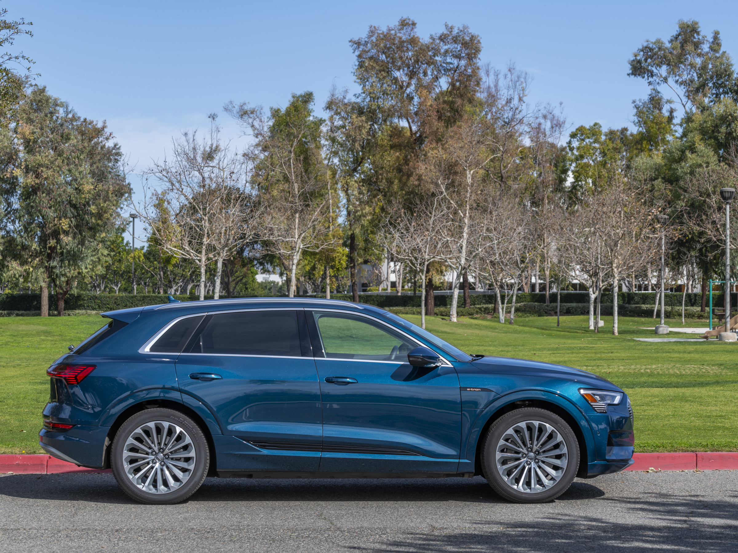 49 2020 Audi Etron LongTerm KBB
