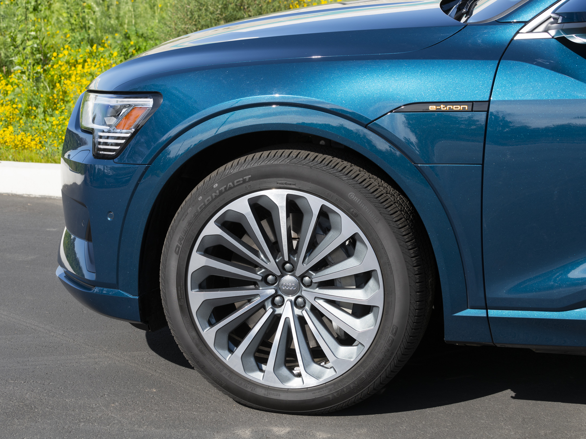 57 2020 Audi Etron LongTerm KBB