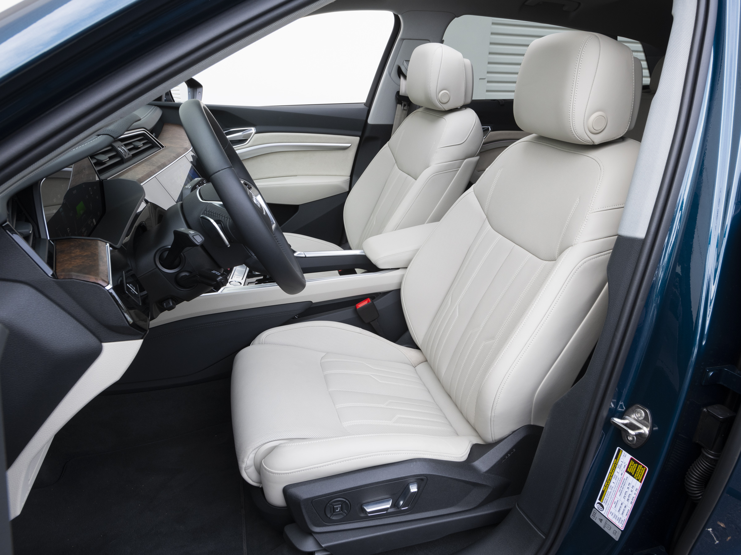 80 2020 Audi Etron LongTerm KBB