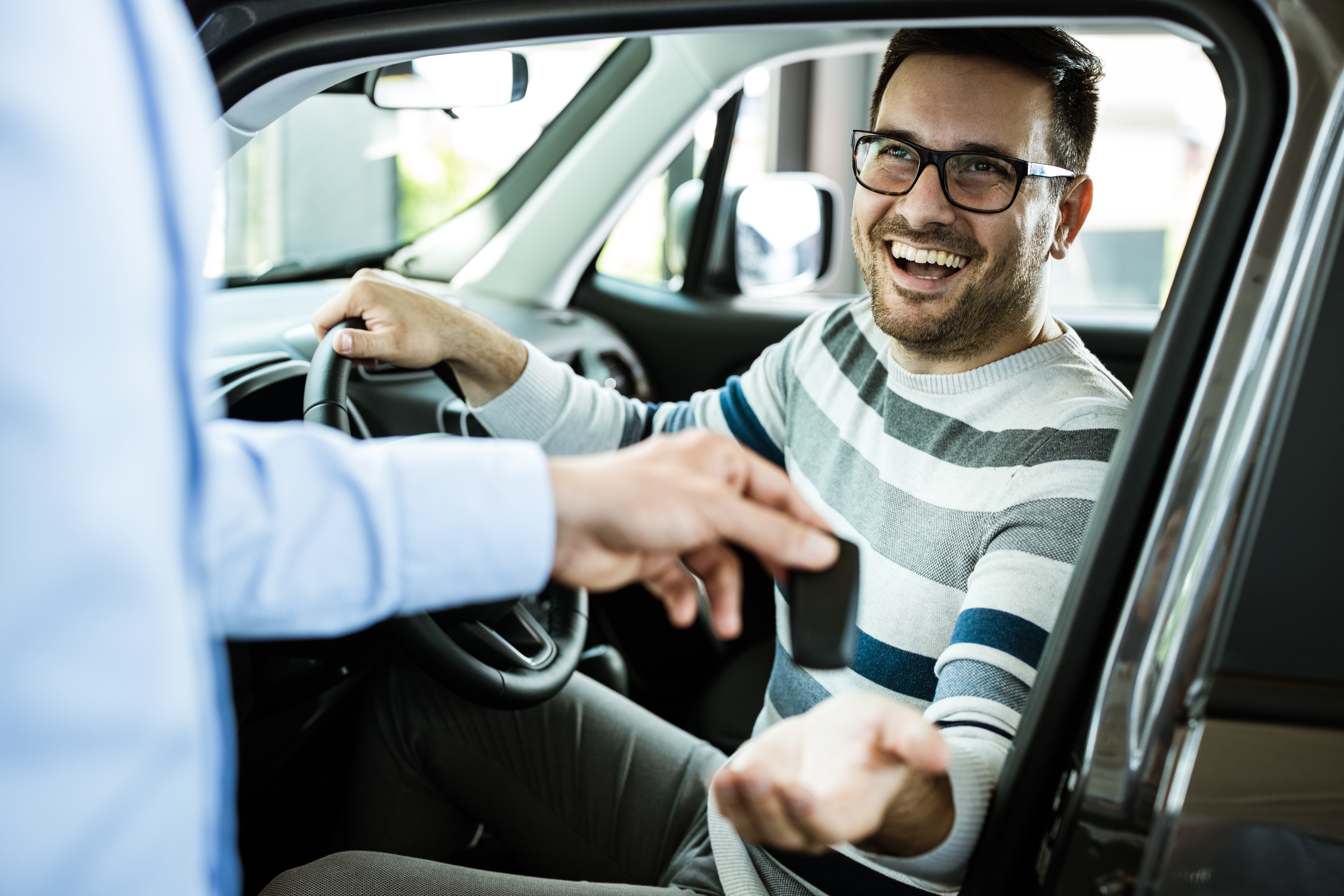 Delivery of a new car after buying online