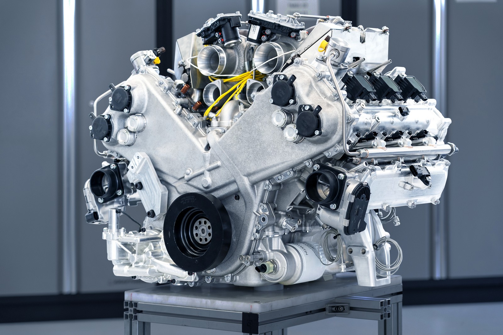 01 Aston Martin V6 Turbo Engine