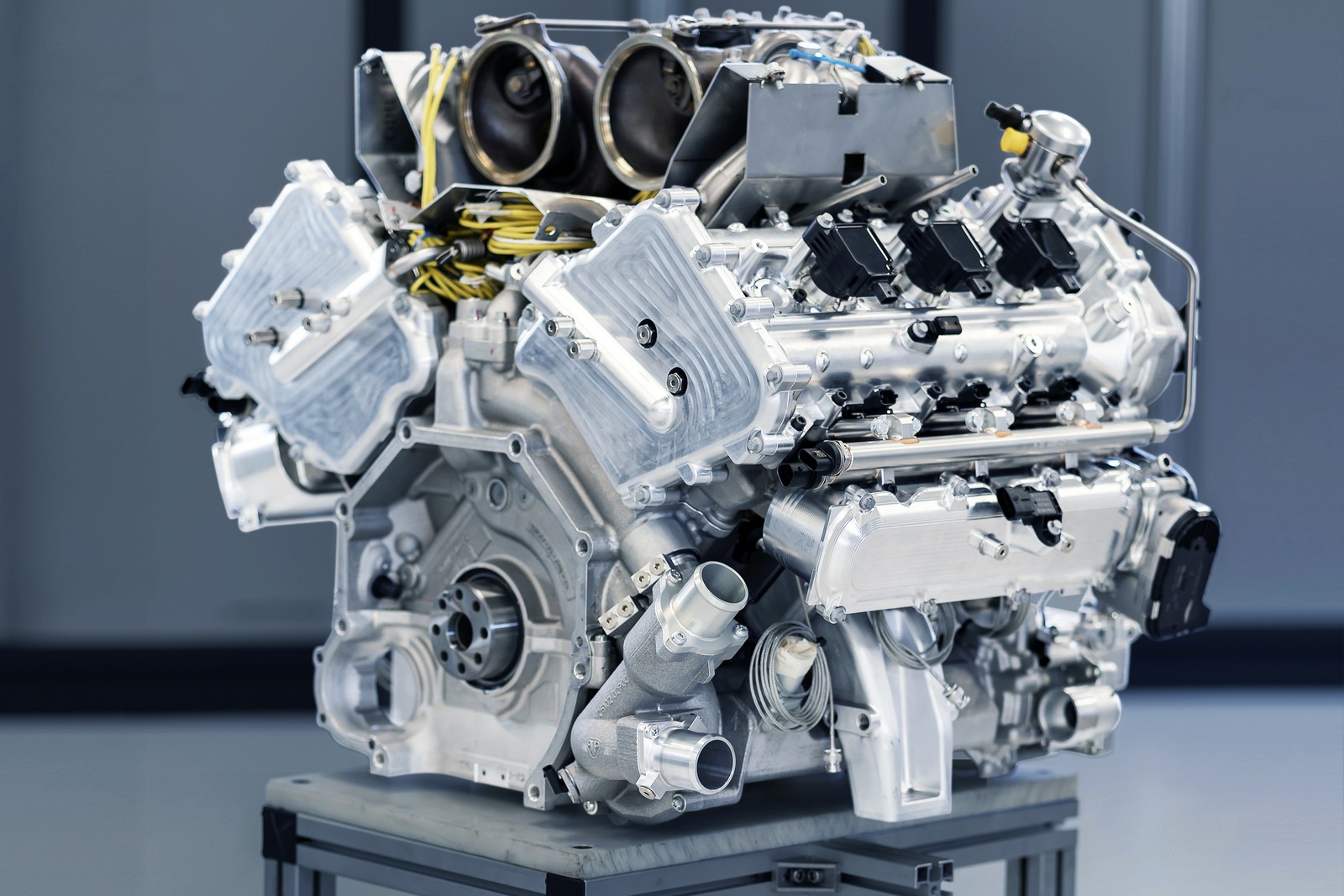 02 Aston Martin V6 Turbo Engine