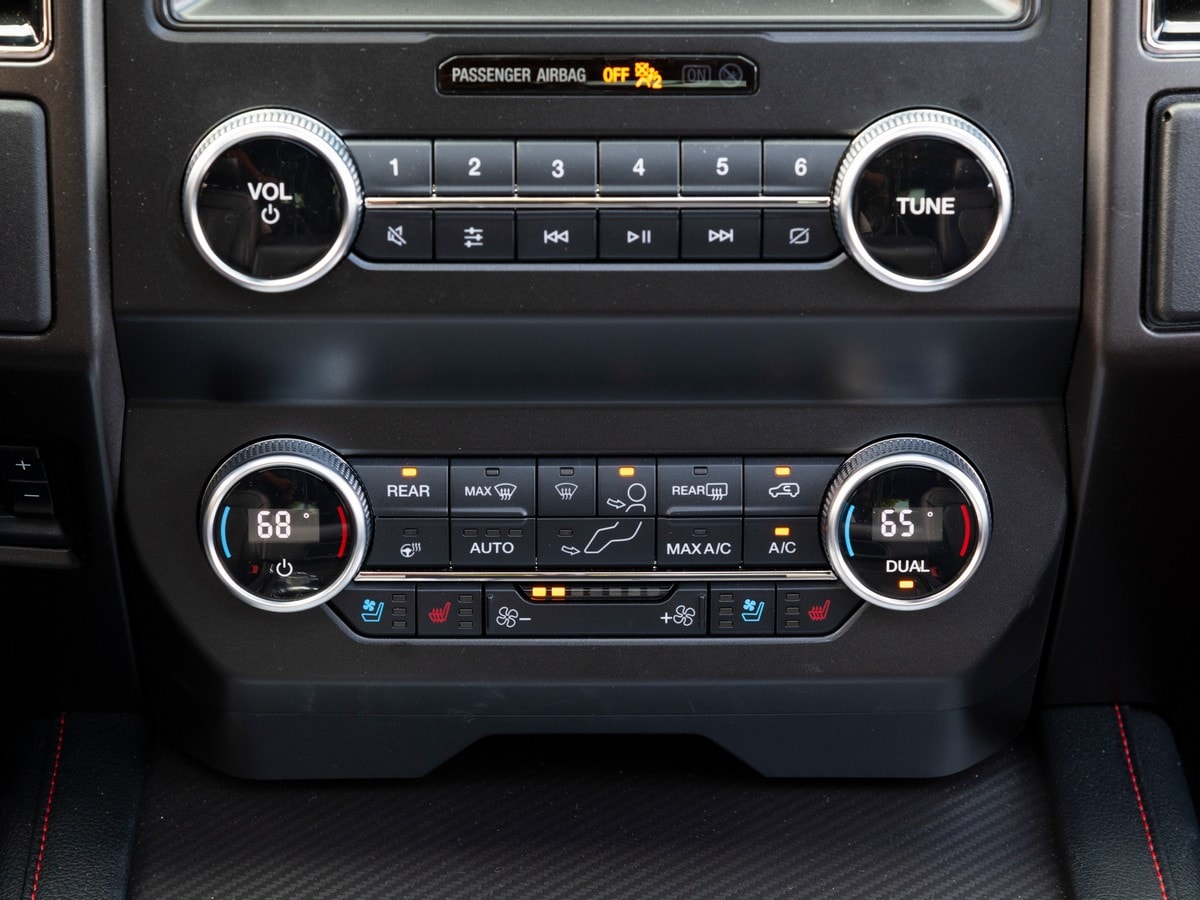 14-2019-ford-expedition-bb-kbb-1
